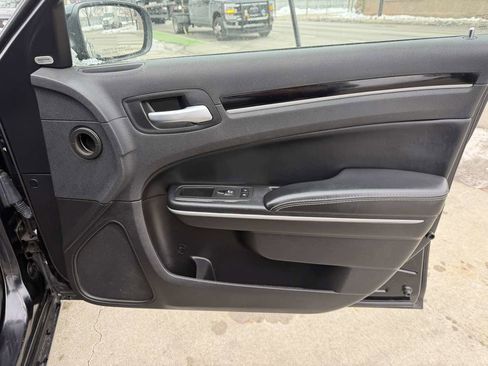 Used 2019 Chrysler 300 S image 20