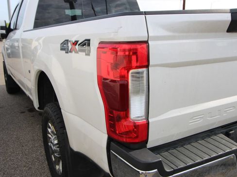 Used 2019 Ford F250 Lariat w/ Lariat Ultimate Package AWD/4WD image 14