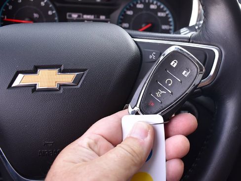 Used 2018 Chevrolet Equinox LT FWD image 9