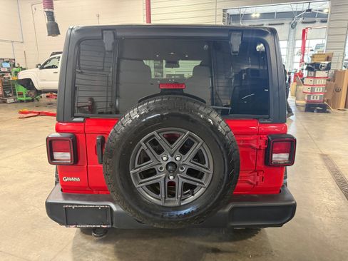 Used 2024 Jeep Wrangler Unlimited Sport w/ Convenience Group image 23