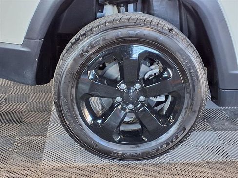 Used 2021 Jeep Compass Latitude image 8