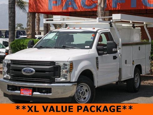 Used 2018 Ford F350 XL w/ Power Equipment Group image 4
