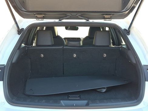 Used 2019 Lexus UX 250h image 28