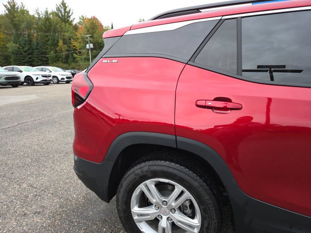 Used 2024 GMC Terrain SLE w/ Driver Convenience Package AWD/4WD image 32