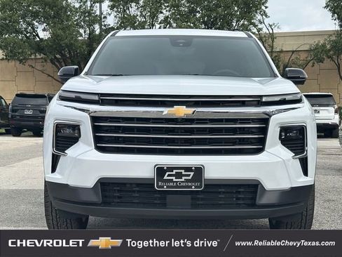 New 2026 Chevrolet Traverse LT w/ Driver Confidence Package FWD image 7