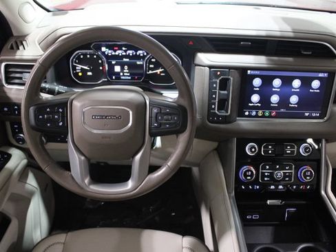 Used 2021 GMC Yukon Denali w/ Denali Ultimate Package AWD/4WD image 33