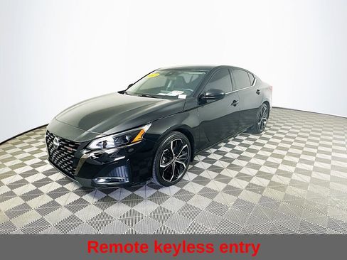 Certified 2024 Nissan Altima 2.5 SR FWD image 6