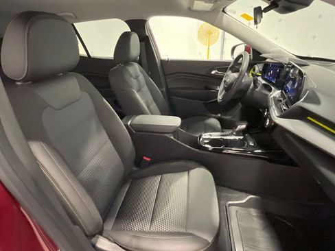 Certified 2024 Chevrolet Trax LT image 24