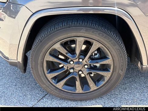 Used 2018 Jeep Grand Cherokee Altitude RWD image 10