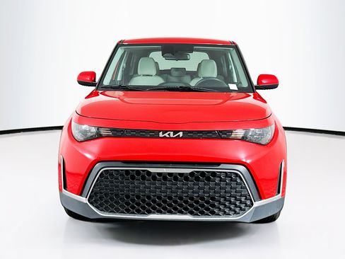 Used 2024 Kia Soul LX FWD image 2