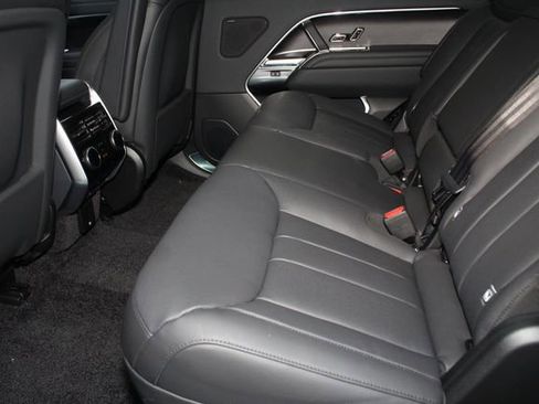 New 2026 Land Rover Range Rover Long Wheelbase SE image 5