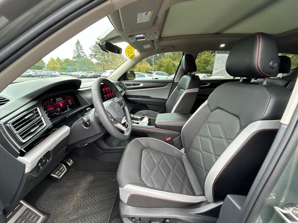 Certified 2024 Volkswagen Atlas Peak Edition SE AWD/4WD image 16