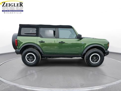 Used 2022 Ford Bronco Black Diamond w/ Sasquatch Package image 4