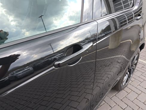 Certified 2025 Land Rover Discovery S image 14