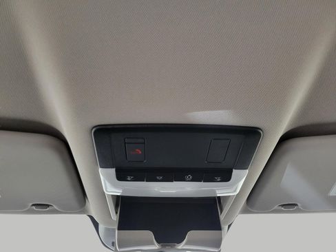 Used 2025 Nissan Rogue SV image 19