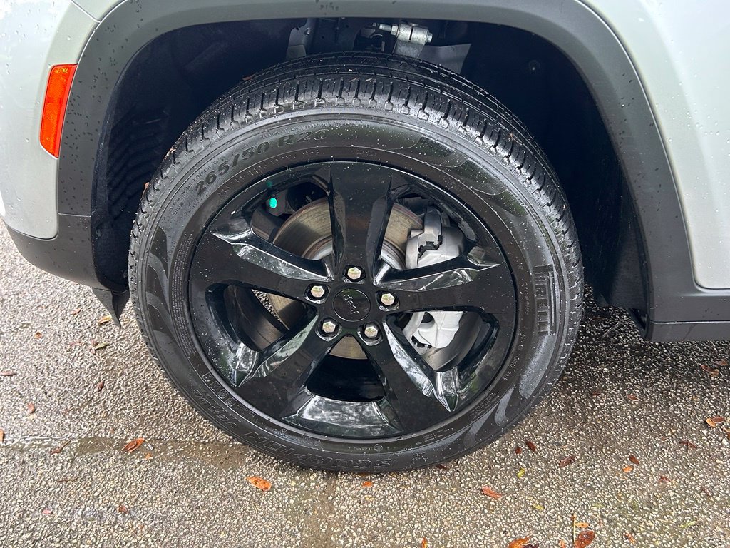 Certified 2025 Jeep Grand Cherokee Limited w/ Black Appearance Package RWD image 28