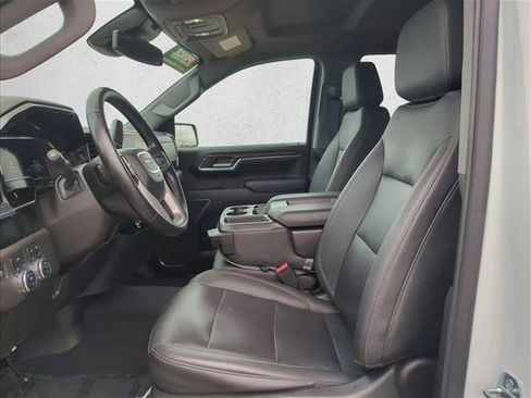 Used 2023 GMC Sierra 1500 SLT AWD/4WD image 16