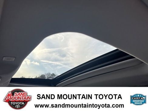 Used 2023 Toyota Highlander XLE image 17