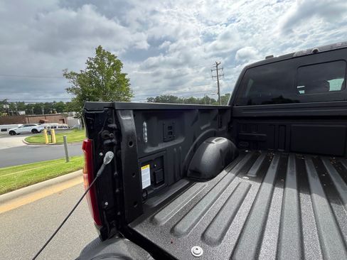 Used 2025 Ford F150 Raptor AWD/4WD image 37