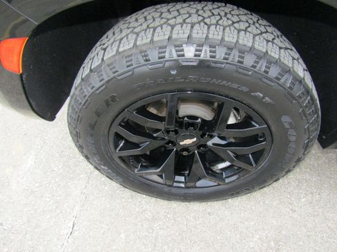 Used 2022 Chevrolet Tahoe Z71 w/ Luxury Package image 10