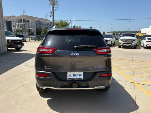 Used 2018 Jeep Cherokee Limited w/ Trailer Tow Group AWD/4WD image 7