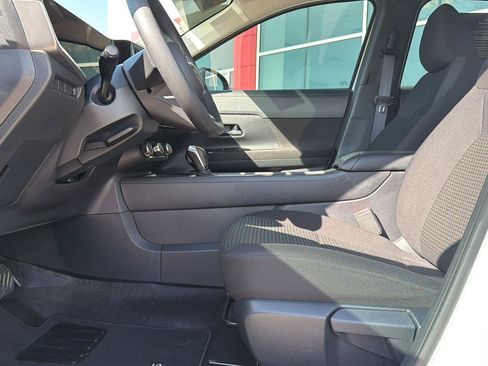 Used 2025 Nissan Kicks S FWD image 17