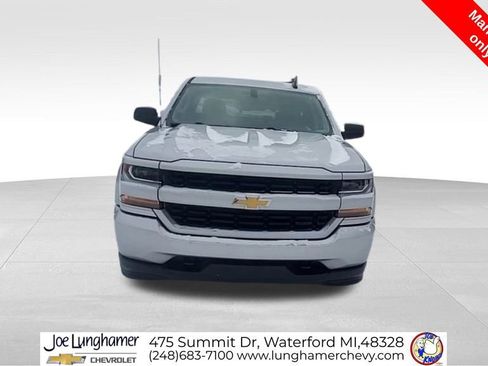Used 2018 Chevrolet Silverado 1500 Custom w/ Custom Value Package image 3