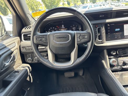 Used 2024 GMC Yukon Denali w/ Denali Reserve Package AWD/4WD image 14
