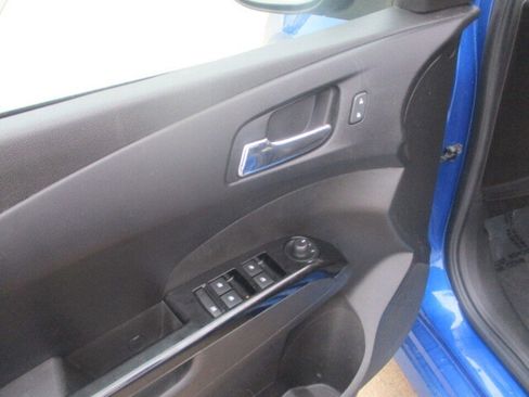 Used 2018 Chevrolet Sonic LT w/ Convenience Package image 24