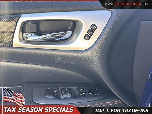 Used 2019 Nissan Pathfinder SL AWD/4WD image 18