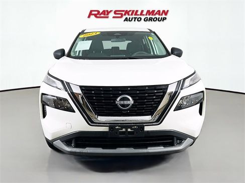 Used 2023 Nissan Rogue S image 2