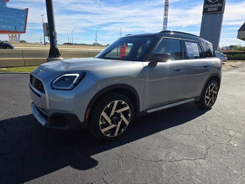 Certified 2025 MINI Cooper Countryman S w/ Comfort Package Max image 9