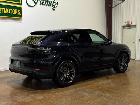 Used 2022 Porsche Cayenne Coupe AWD/4WD image 7
