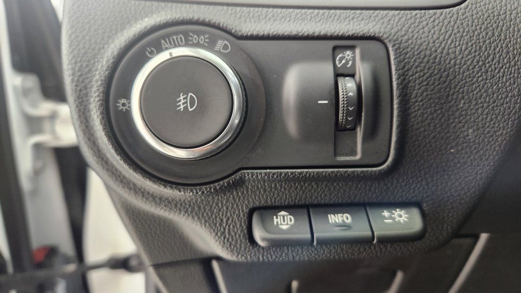 Used 2020 Buick Envision Premium w/ Driver Confidence Package AWD/4WD image 22