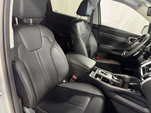 Certified 2023 Kia Sorento EX image 33