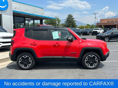 Used 2016 Jeep Renegade Trailhawk AWD/4WD image 2