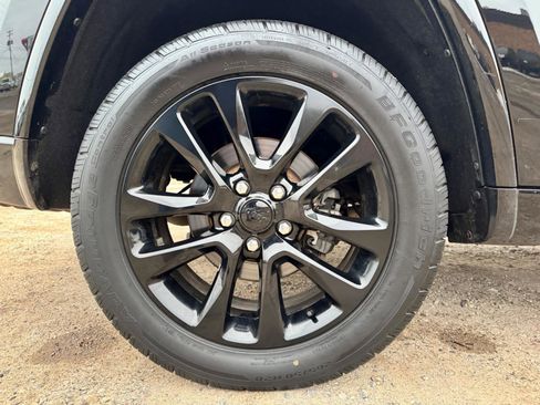 Used 2020 Jeep Grand Cherokee Altitude image 37