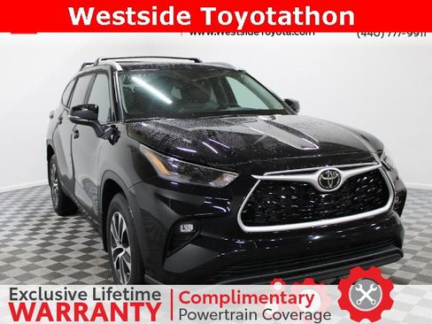 New 2026 Toyota Highlander XLE image 3