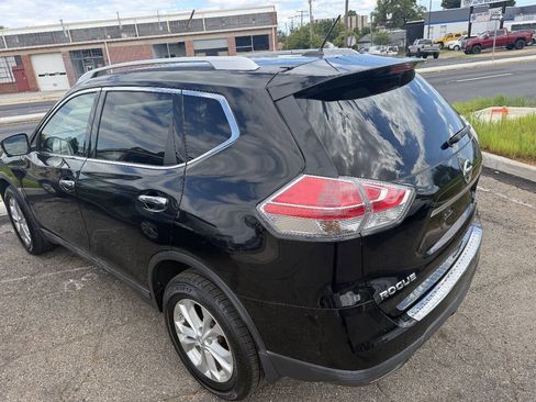 Used 2015 Nissan Rogue SV w/ SV Premium Package AWD/4WD image 6