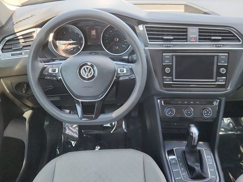Used 2018 Volkswagen Tiguan S FWD image 9