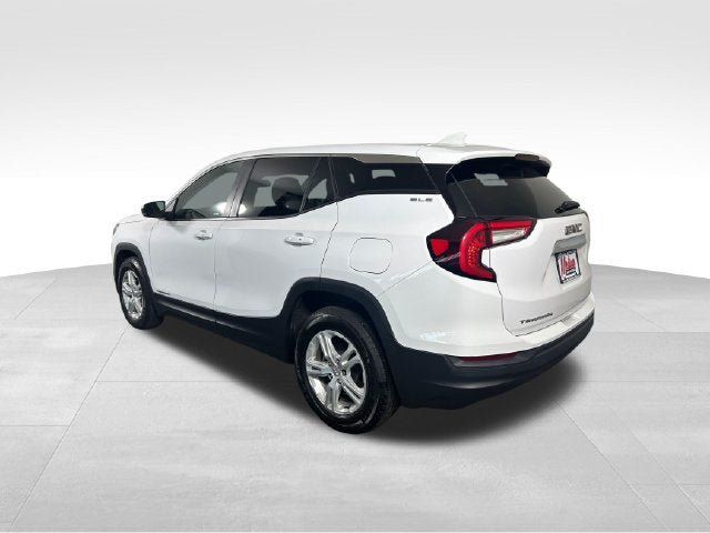 Used 2024 GMC Terrain SLE FWD image 3