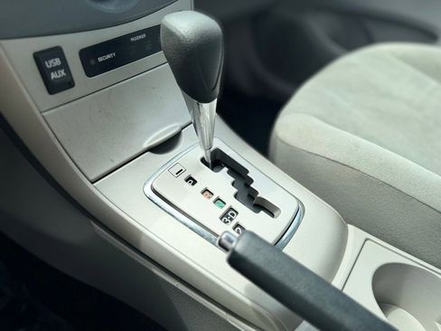 Used 2012 Toyota Corolla LE FWD image 19