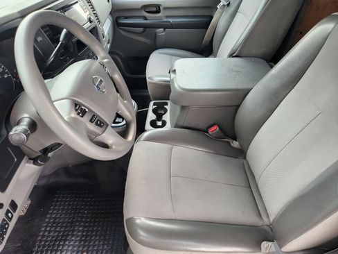 Used 2018 Nissan NV 2500 SV RWD image 12