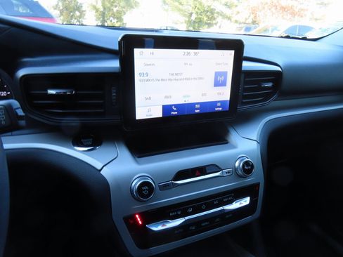 Certified 2024 Ford Explorer XLT image 21