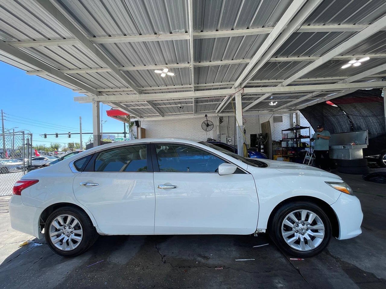 Used 2017 Nissan Altima 2.5 S w/ Power Driver Seat Package FWD image 16