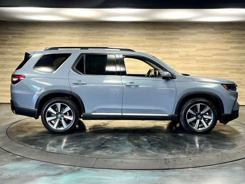 Used 2025 Honda Pilot Touring image 24