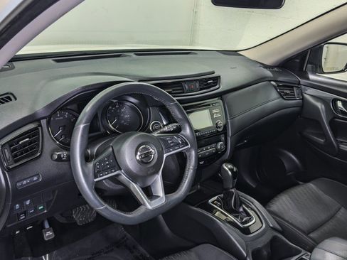 Used 2017 Nissan Rogue SV image 13