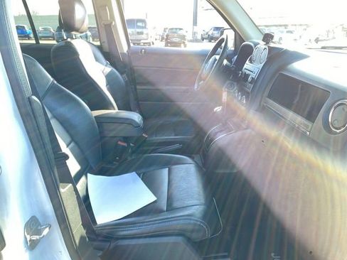 Used 2016 Jeep Patriot High Altitude image 38