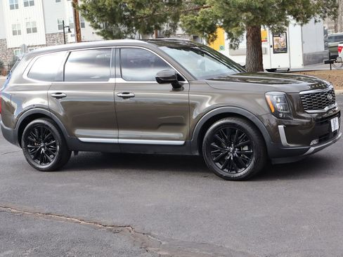 Used 2020 Kia Telluride SX w/ SX Prestige Package image 2