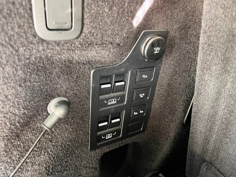 Used 2019 Land Rover Discovery HSE AWD/4WD image 23